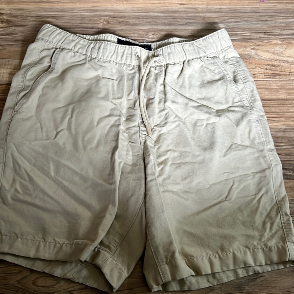 Mens Abercrombie and Fitch tan shorts size xs